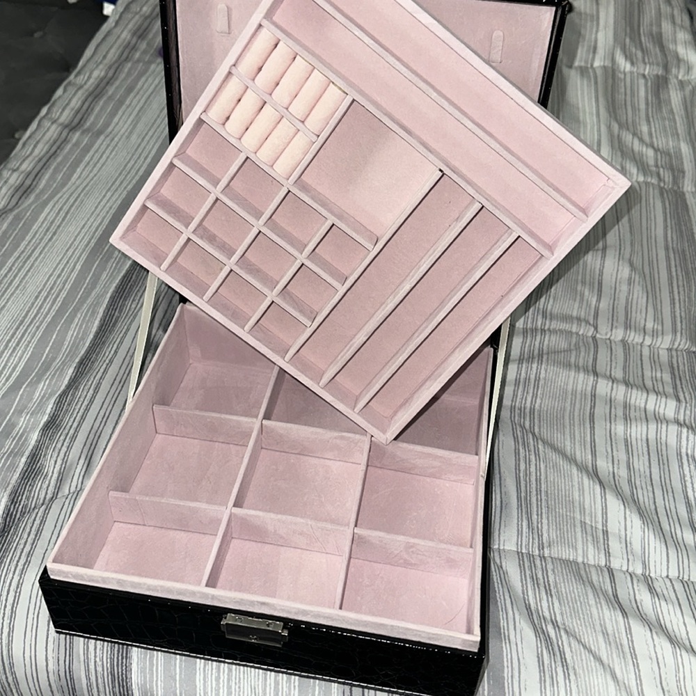 Jewelry storage